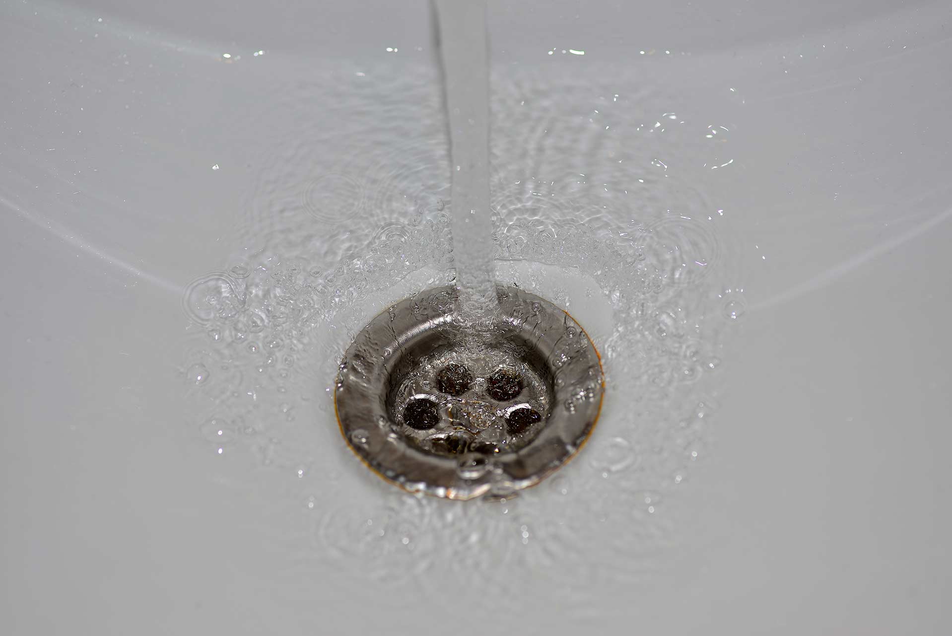 A2B Drains provides services to unblock blocked sinks and drains for properties in North Sheen.